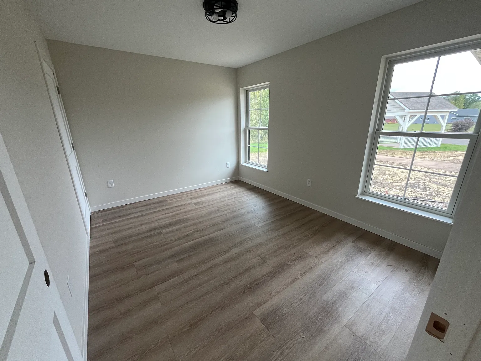 2 bed, 950 sqft, $1,550 — Photo 3