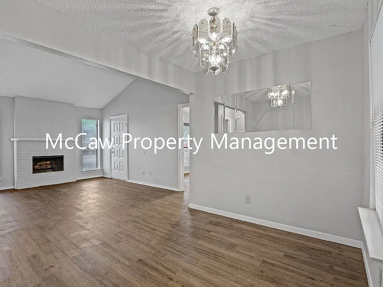715 Long Ct — Photo 12