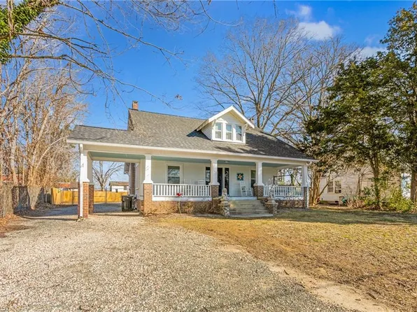 1127 W Webb Ave, Burlington, NC 27217