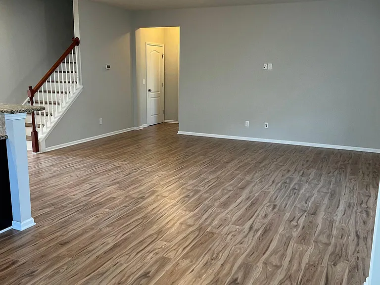 832 Ember Dr — Photo 7