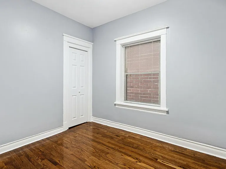 1341 N Ashland Ave — Photo 9
