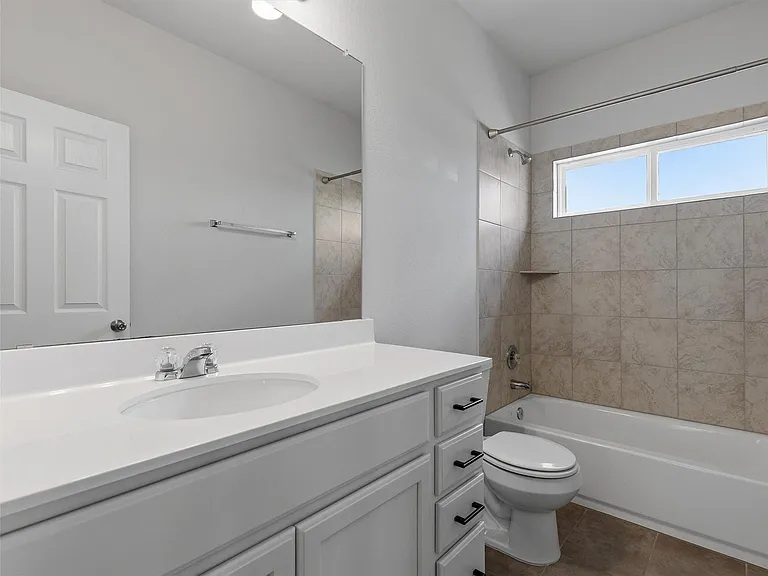 6321 Andes Peak Trl — Photo 24