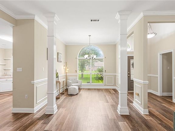 2nd image of 200 Gage Ct