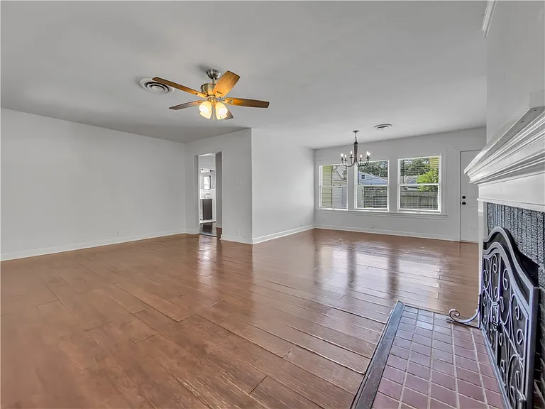 329 Foster Dr — Photo 6
