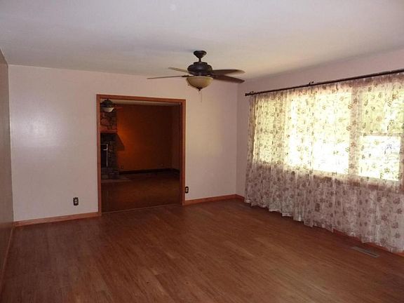 5th image of 5406 E Riverview St