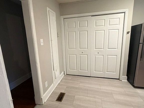 3rd image of 516 Grandin Rd APT 2