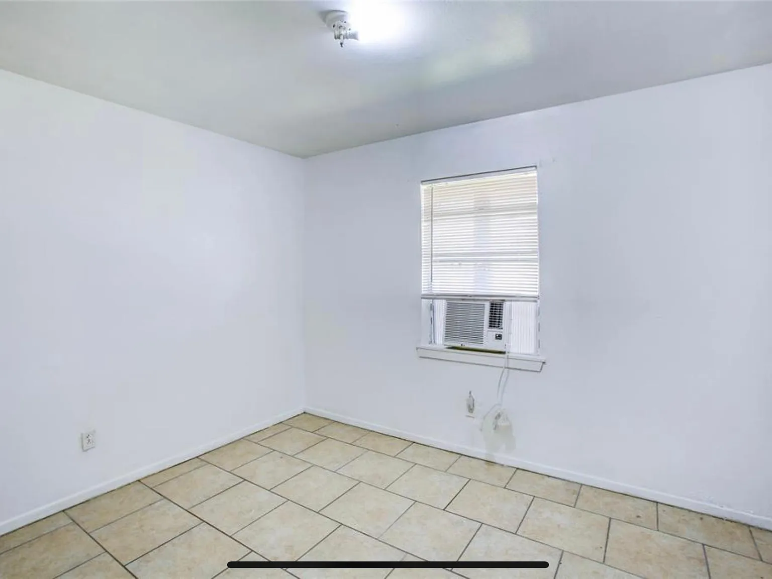 3703 Seabrook St — Photo 3