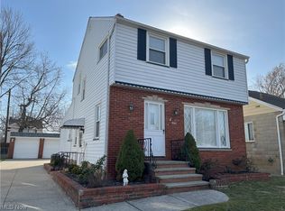 9015 Pinegrove Ave, Parma, OH