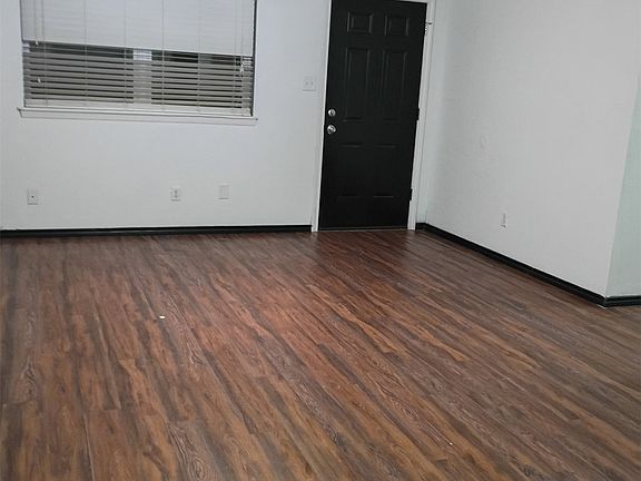 2nd image of 125 W Durant St