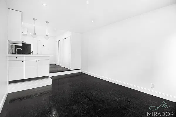 Rented by Mirador Real Estate | media 3