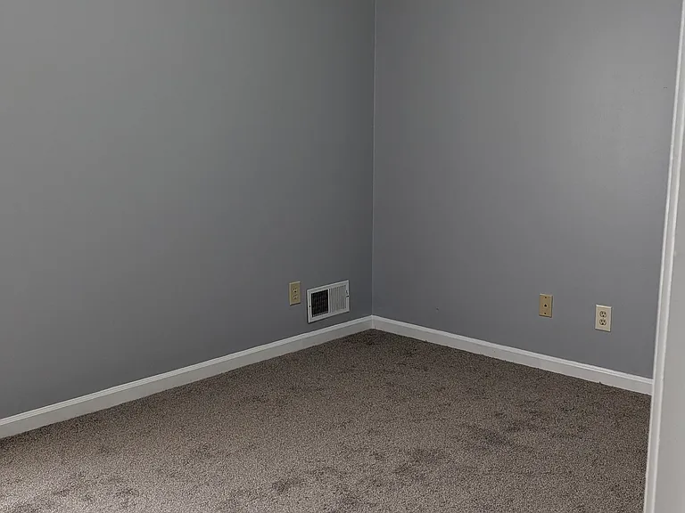 108 Cecil Ct — Photo 10