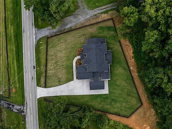 3rd image of 2680 Dr Bramblett Rd