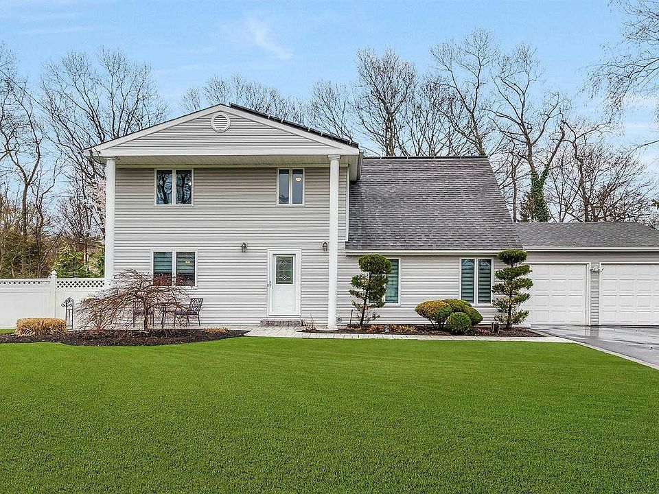 1st image of 4 Walcott Ct