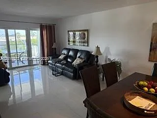 Leisure Towers Condo — Photo 3