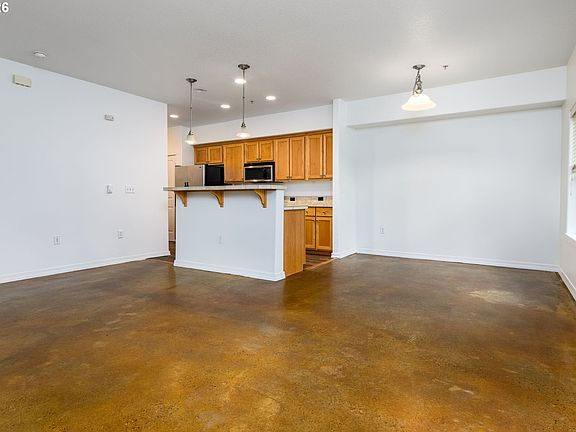5th image of 10651 NE Red Wing Way #102