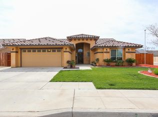 3412 Summer Ln, Madera, CA 93637