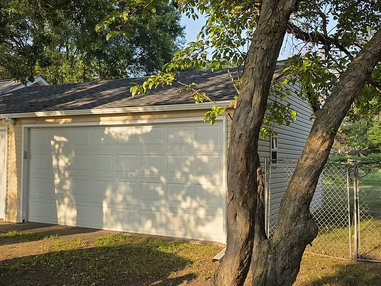 3 car garage