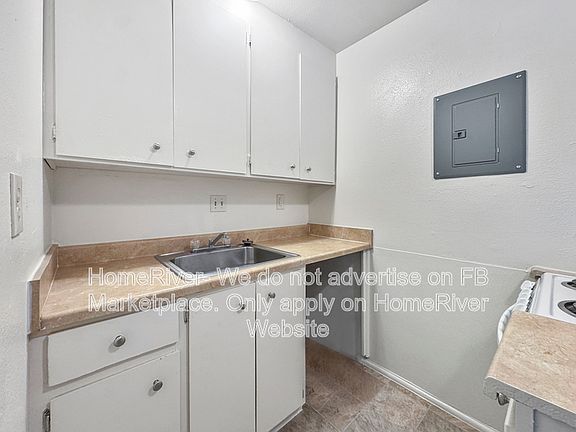 3rd image of 1620 F St APT 2