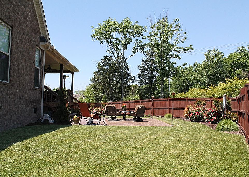 2nd image of 306 Sterling Ct