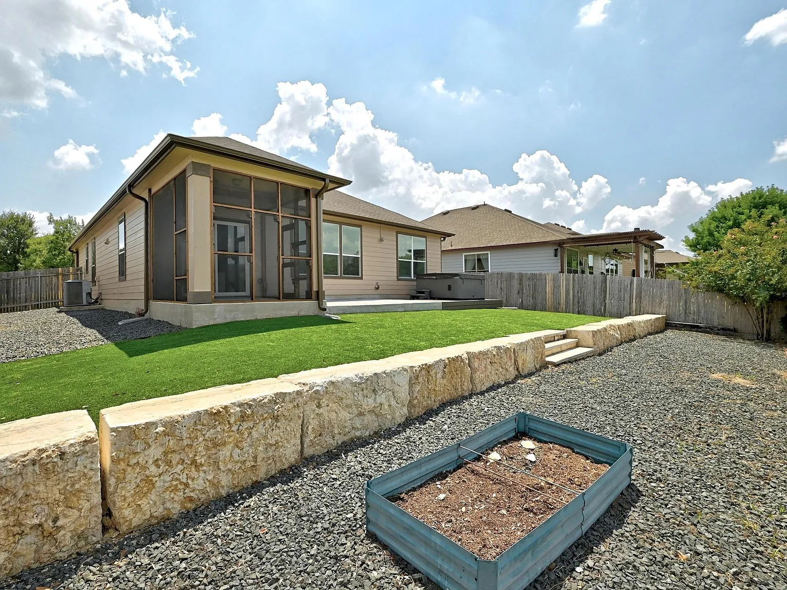 3 bed, 2.0 bath, 1684 sqft, $1,850 — Photo 4