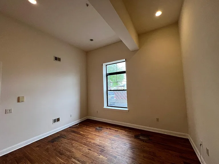 42 E 13th St #5 — Photo 8