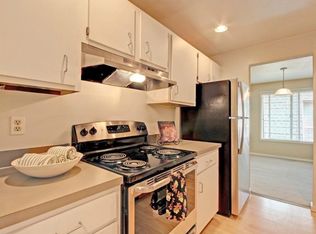 9807 NE 134th St #204, Kirkland, WA 98034