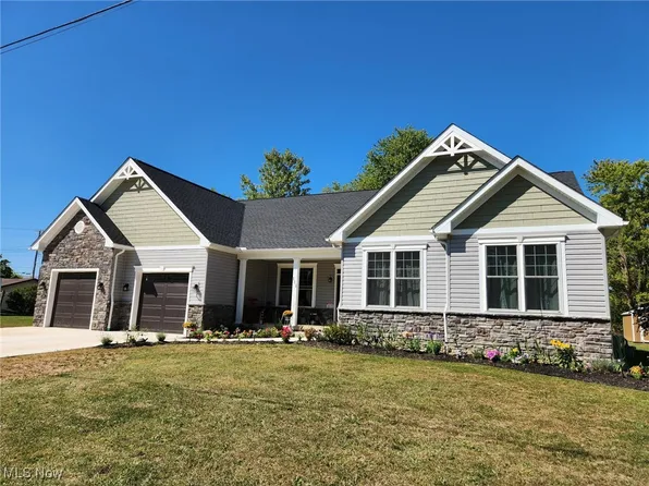 111 Wheeling Ave, Wellington, OH 44090