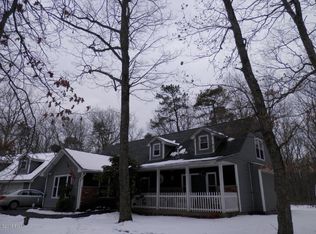 116 Indian Trail Rd, Milford, PA 18337