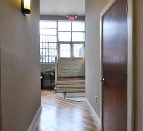 4th image of 1824 Chouteau Ave