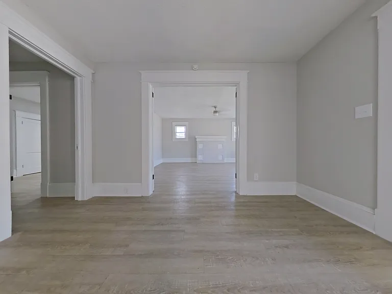 1105 Adams St — Photo 12