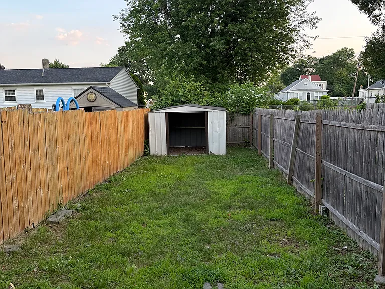 607 Berg Ave — Photo 12