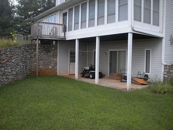 2nd image of 1071 Eagles Nest Dr