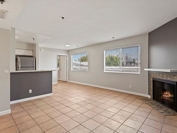 3rd image of 1537 S Shenandoah St #202