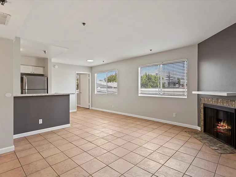 1537 S Shenandoah St #202 — Photo 3