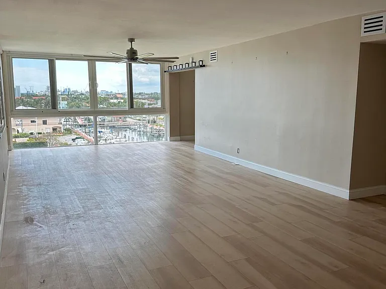 301 Lake Shore Dr #708 — Photo 2