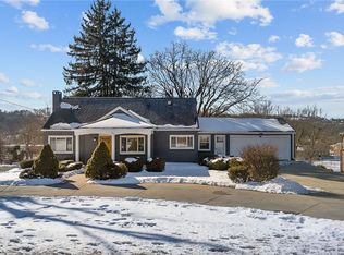 541 Franklin Farms Rd, Washington, PA 15301