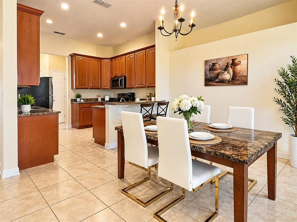 3 bed, 2.0 bath, 1564 sqft, $2,200 — Photo 3