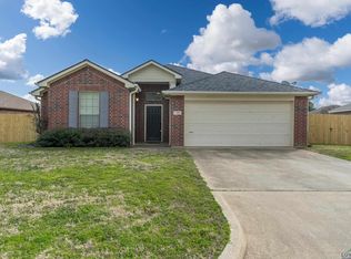 1300 Mission Creek Dr, Longview, TX 75601