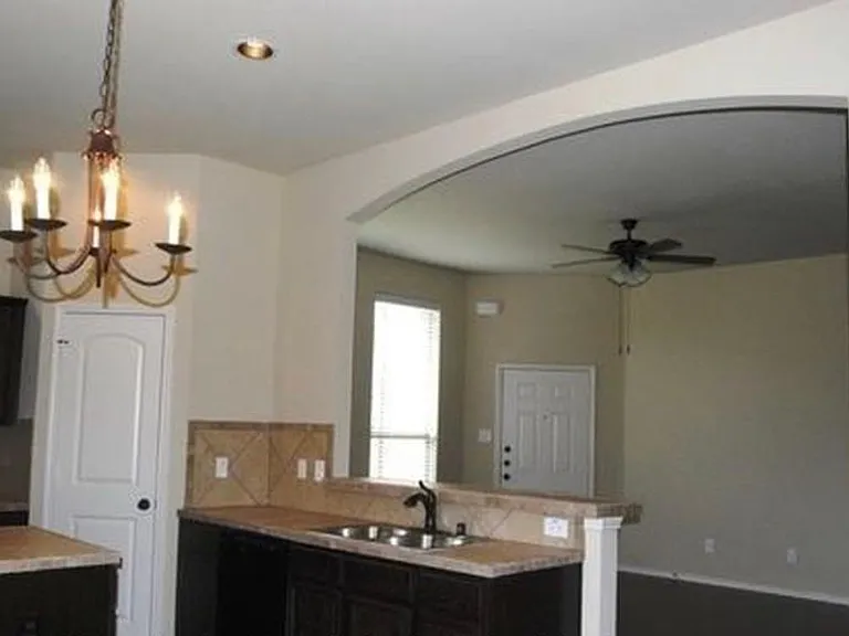 351 Orbit Dr — Photo 2