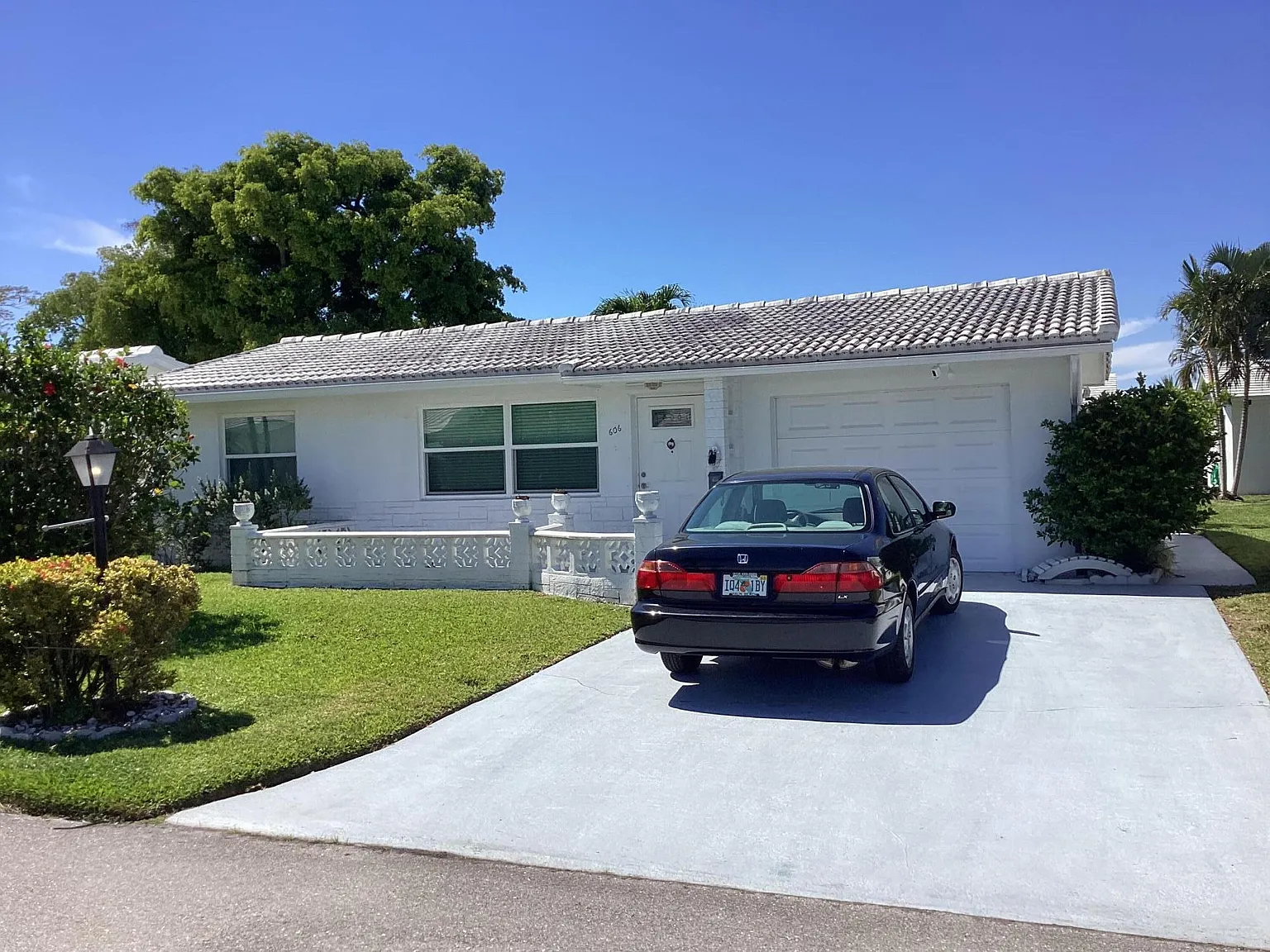 2 bed, 1.5 bath, 1080 sqft, $2,200 — Photo 2
