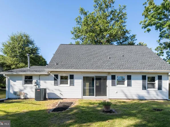12319 Manvel Ln, Bowie, MD 20715