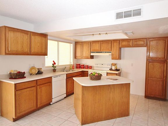 5th image of 5002 W Corrine Dr
