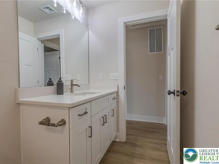 1411 Greenview Dr #24 — Photo 23