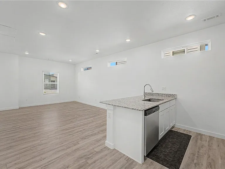 890 Tennessee Ave — Photo 6