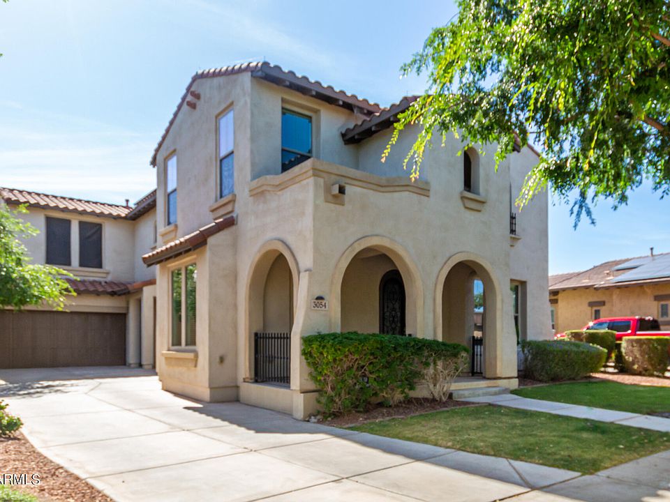 1st image of 3054 N BEVERLY Place