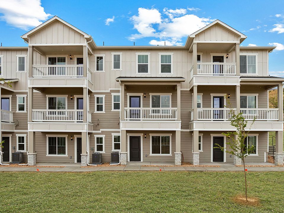 The Pearl is a beautiful and spacious three story townhome!