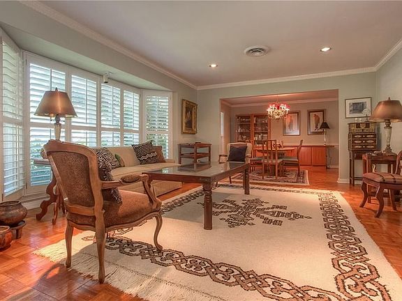 4th image of 3709 Summercrest Dr