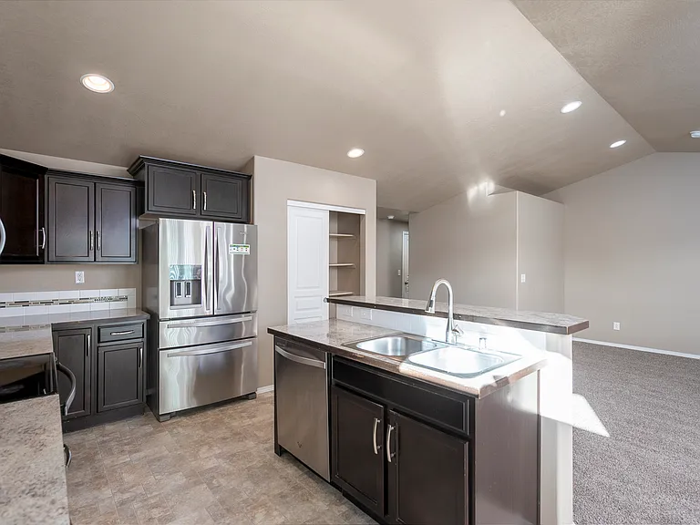 629 S Lakeland Dr — Photo 8