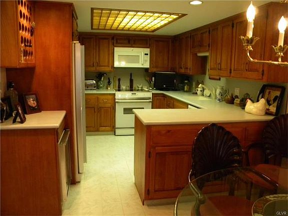 2nd image of 203 Brynwood Dr