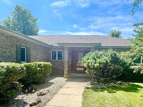 4th image of 210 Mary Senica Ct